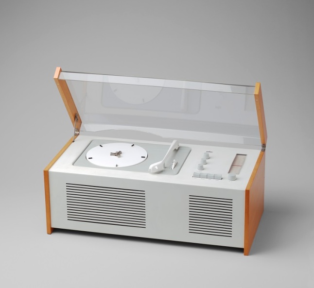Dieter Rams, Hans Gugelot. Radio-Phonograph (model SK 4/10). 1956. Painted metal, wood, and plastic, 9 1/2 x 23 x 11 1/2″ (24.1 x 58.4 x 29.2 cm). Mfr.: Braun AG, Frankfurt, Germany. The Museum of Modern Art, New York. Gift of the manufacturer