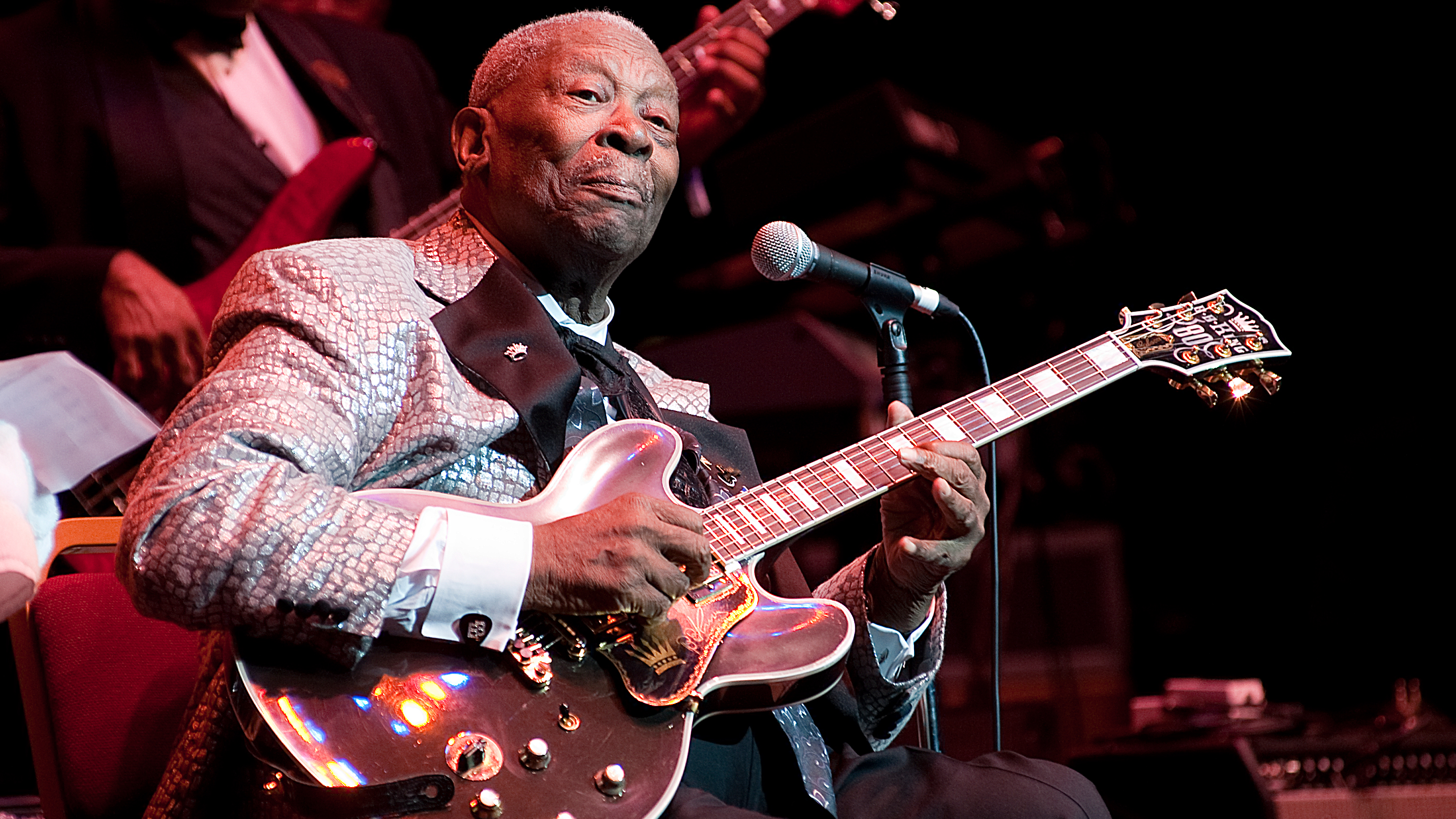  B.B. King performs on stage at the Royal Albert Hall. Photo: Kevin Nixon